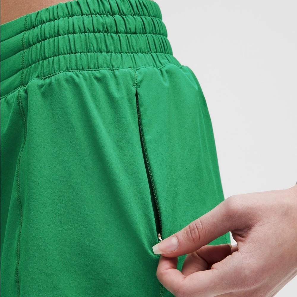 Lululemon Hottie Hot Shorts Size 2 Green NWT - Picture 4 of 10